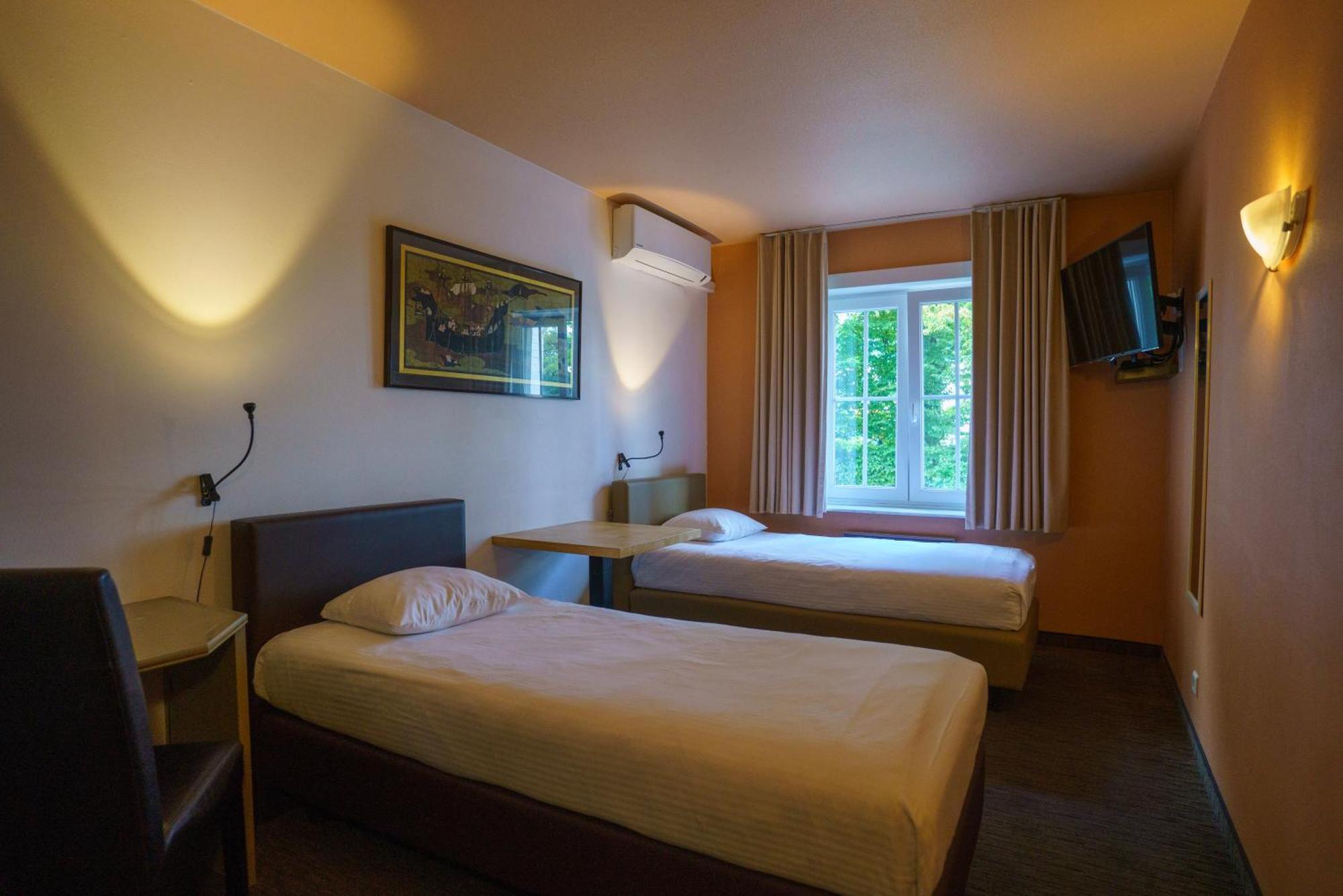 St-Janshof Hotel วาเรเก็ม ภายนอก รูปภาพ