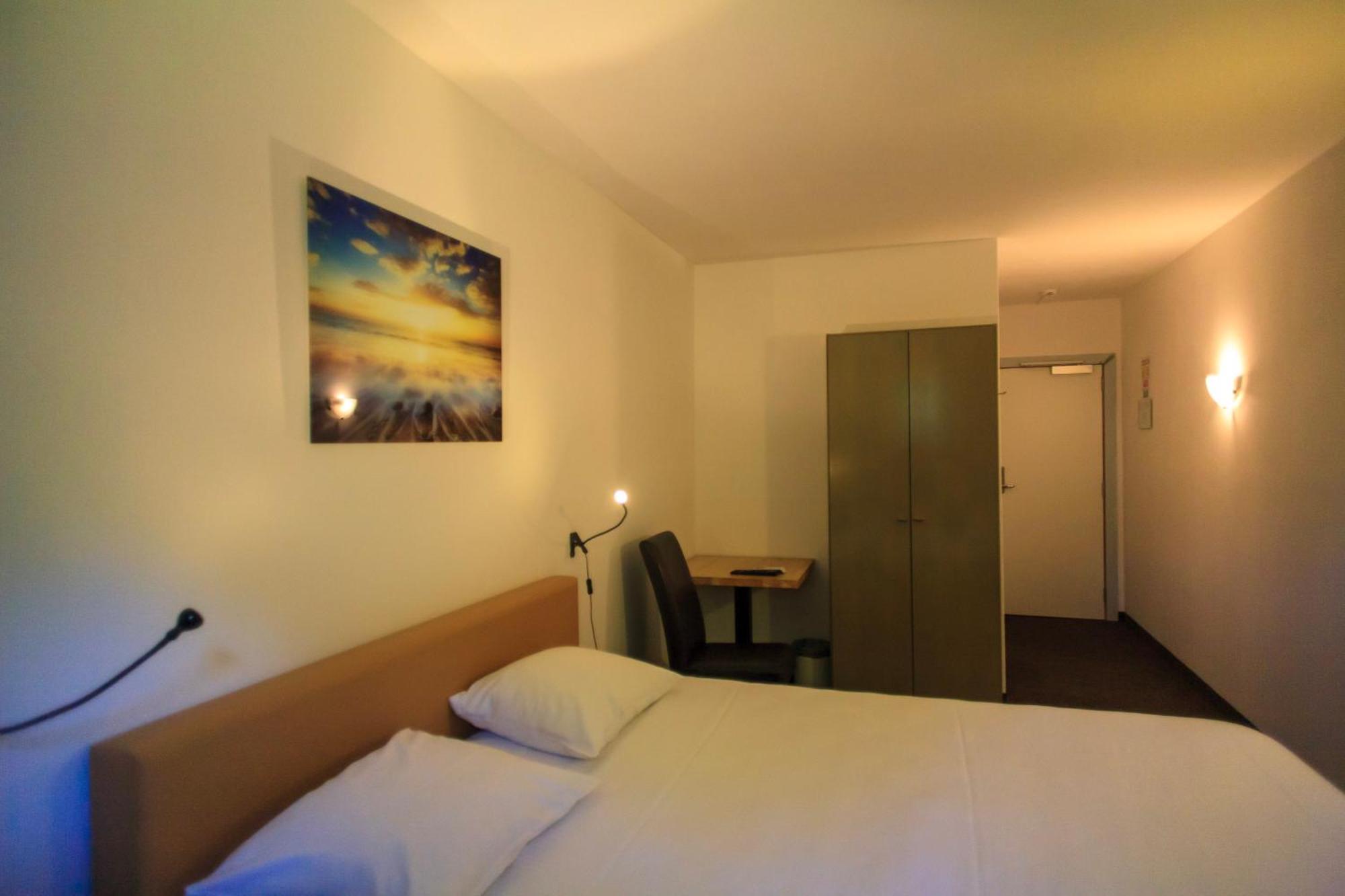 St-Janshof Hotel วาเรเก็ม ภายนอก รูปภาพ